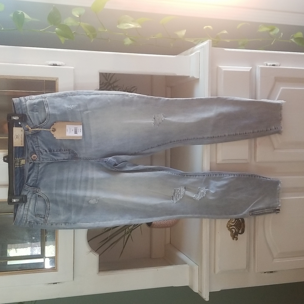 True Craft size 16 super stretch distressed jeans
